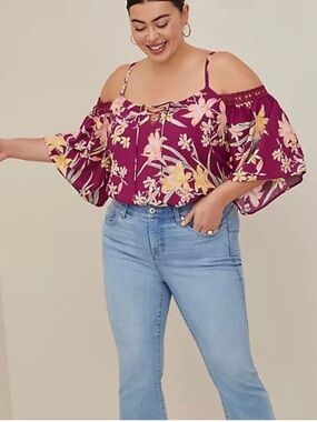 Torrid challis vneck lace up crochet edge sleeves cold shoulder
